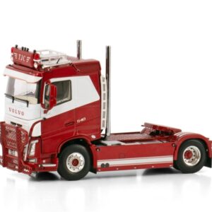 TJC; VOLVO FH4 SLEEPER CAB 4X2