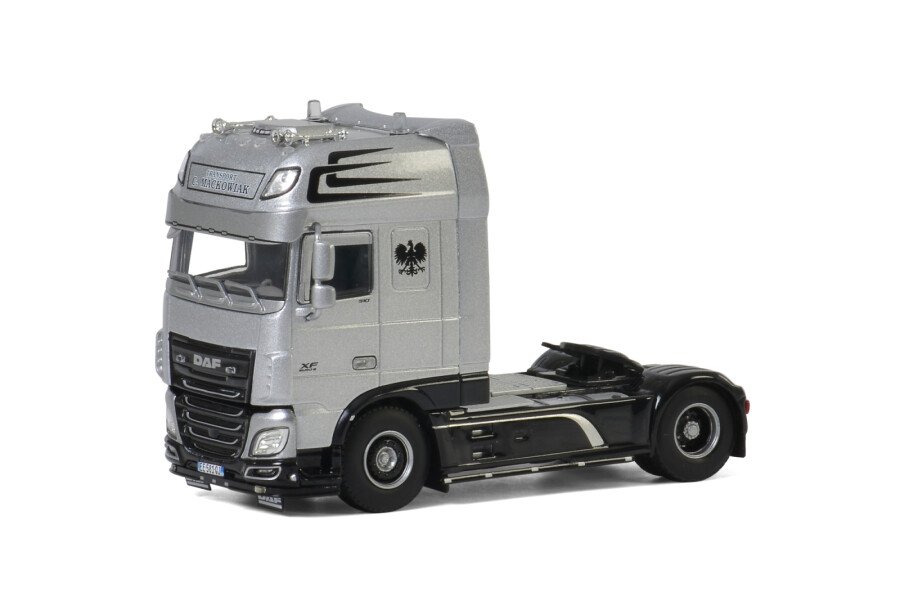 Mackowiak; DAF XF SUPER SPACE CAB 4x2